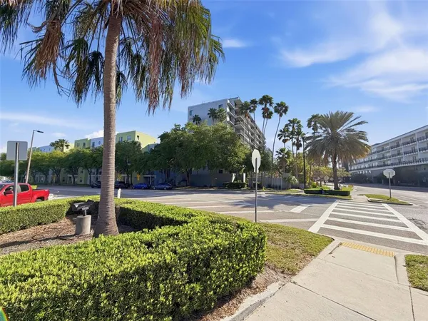 $5,500 | 201 West Laurel Street, Unit 1006, Tampa, FL 33602