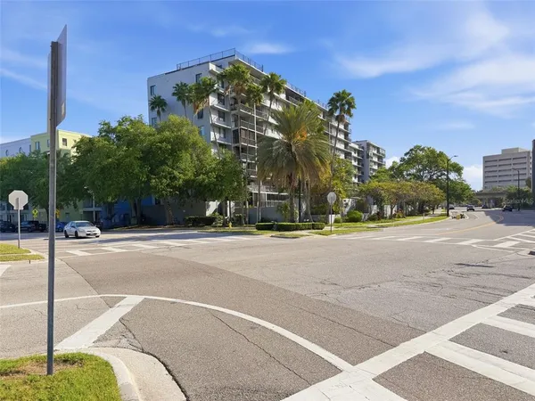 $5,500 | 201 West Laurel Street, Unit 1006, Tampa, FL 33602