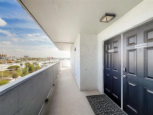 $5,500 | 201 West Laurel Street, Unit 1006, Tampa, FL 33602