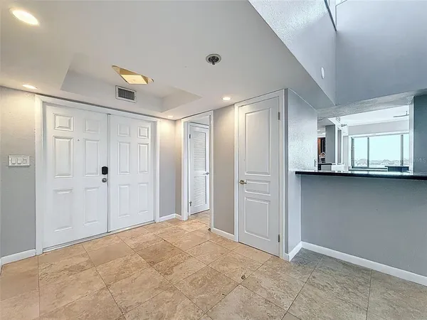 $5,500 | 201 West Laurel Street, Unit 1006, Tampa, FL 33602