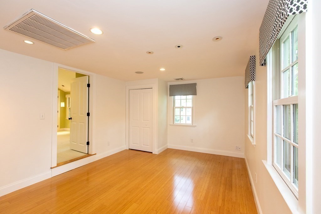 237-239 South Street Hingham, MA 02043 - Photo 15 of 36