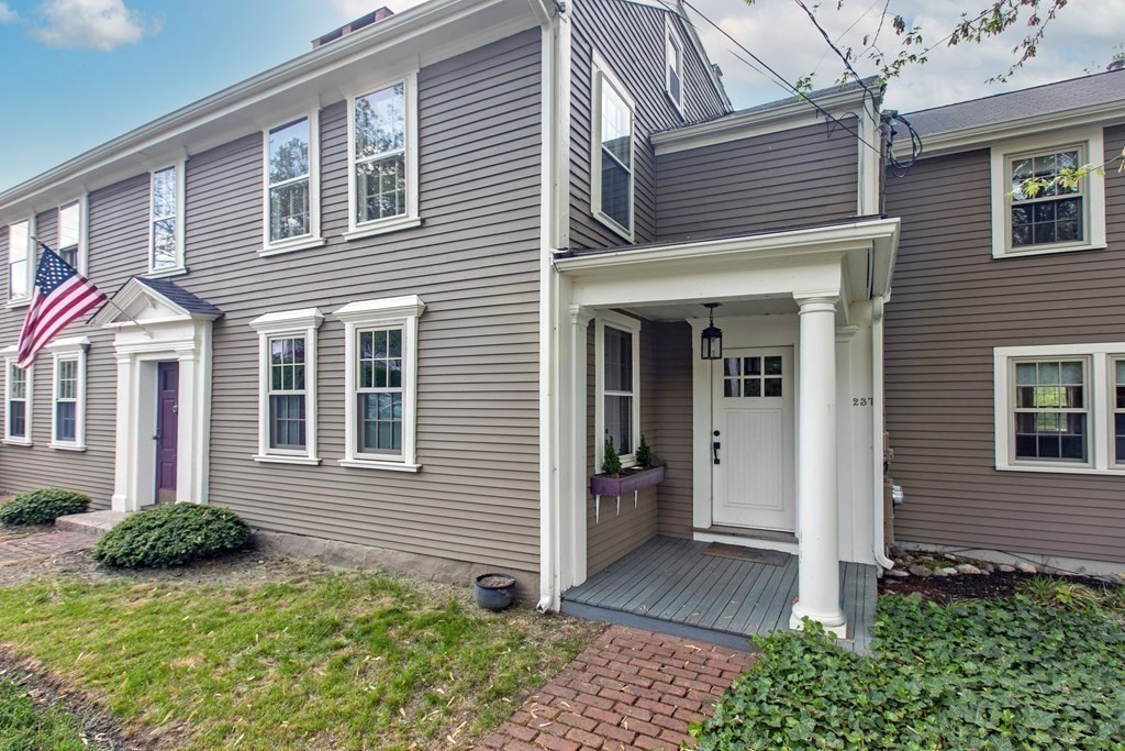 237-239 South Street Hingham, MA 02043 - Photo 3 of 36