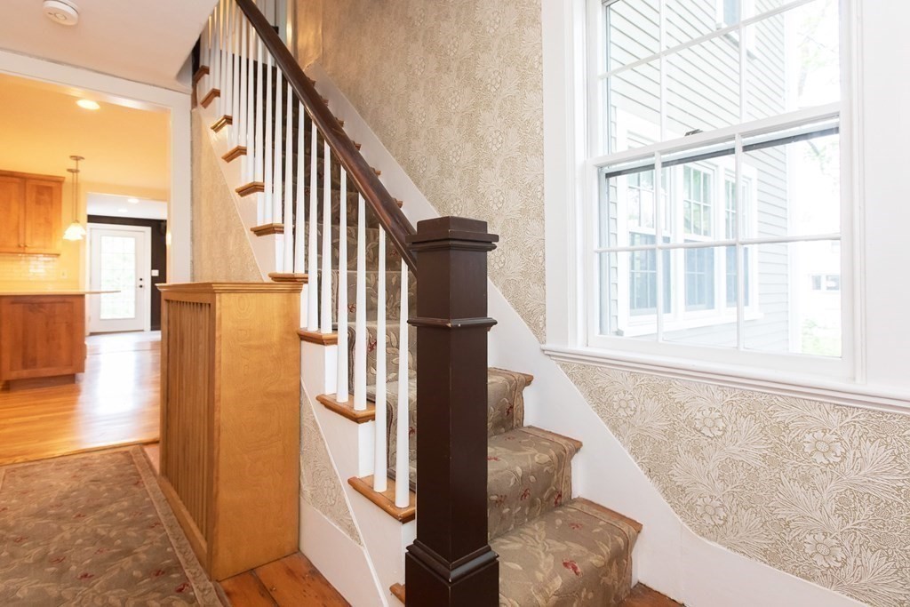 237-239 South Street Hingham, MA 02043 - Photo 4 of 36