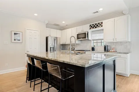 $985,000 | 6135 Belmont Avenue, Dallas, TX 75214