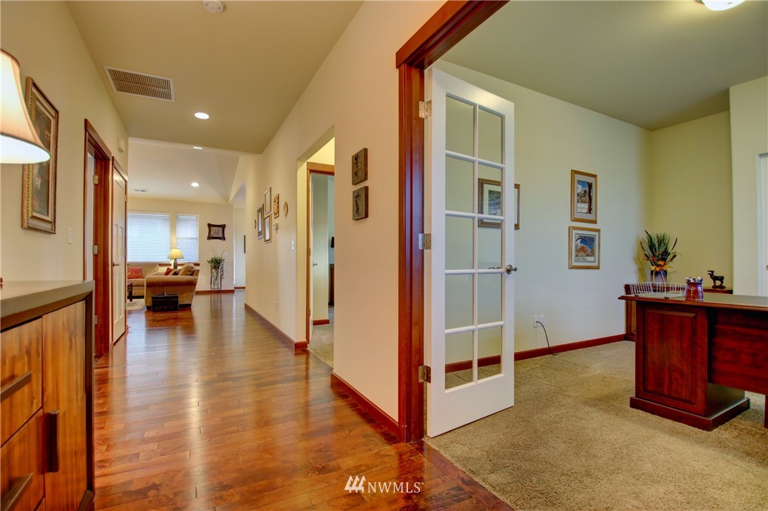 926 Chestnut Loop Mount Vernon, WA 98274 - Photo 8 of 31 Gallery Image 8