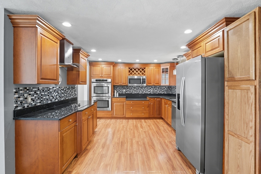42 Fairmeadow Road Wilmington, MA 01887 - Photo 6 of 28 Gallery Image 6