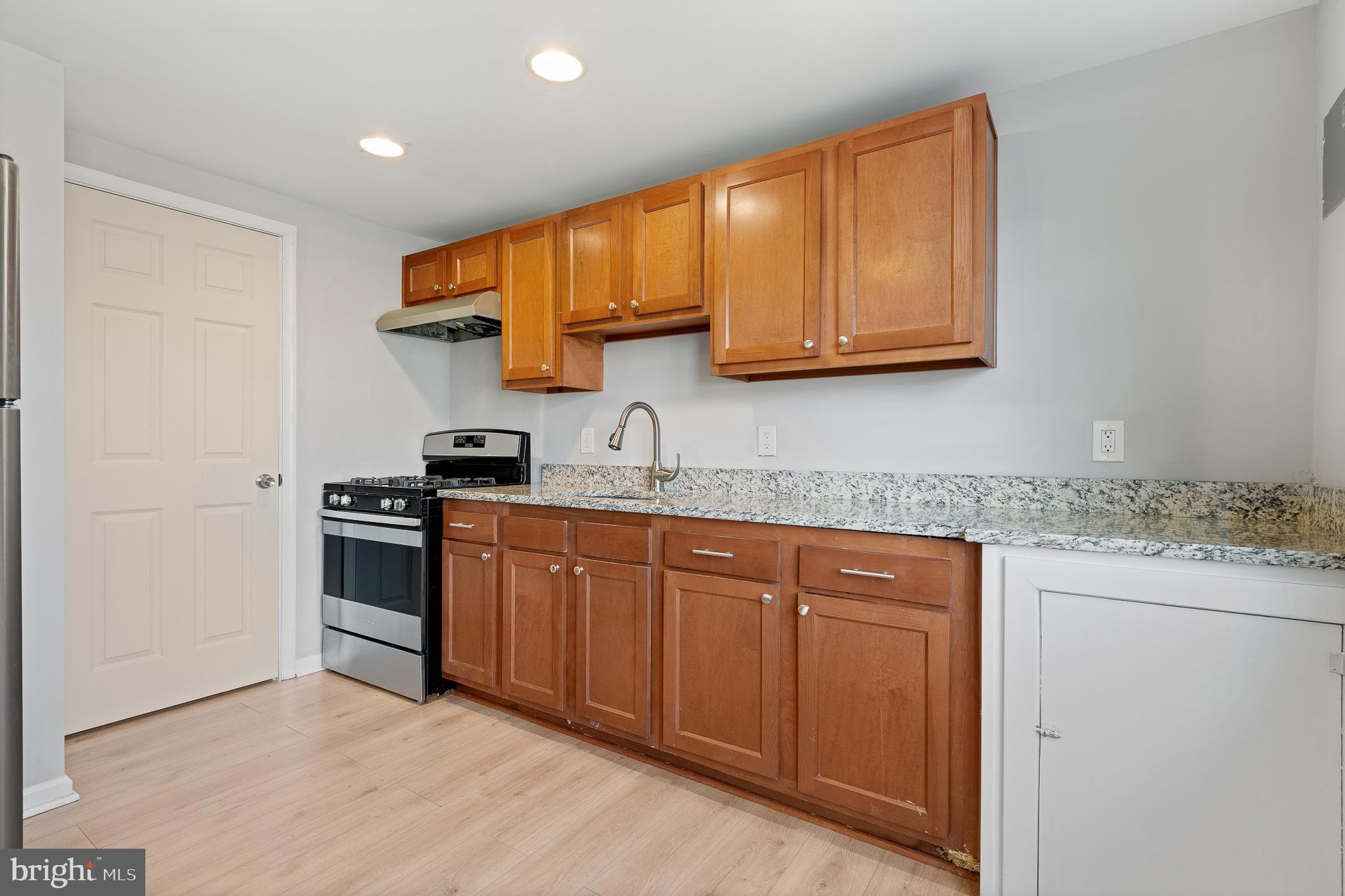 801 Seckel Court Halethorpe, MD 21227 - Photo 5 of 32