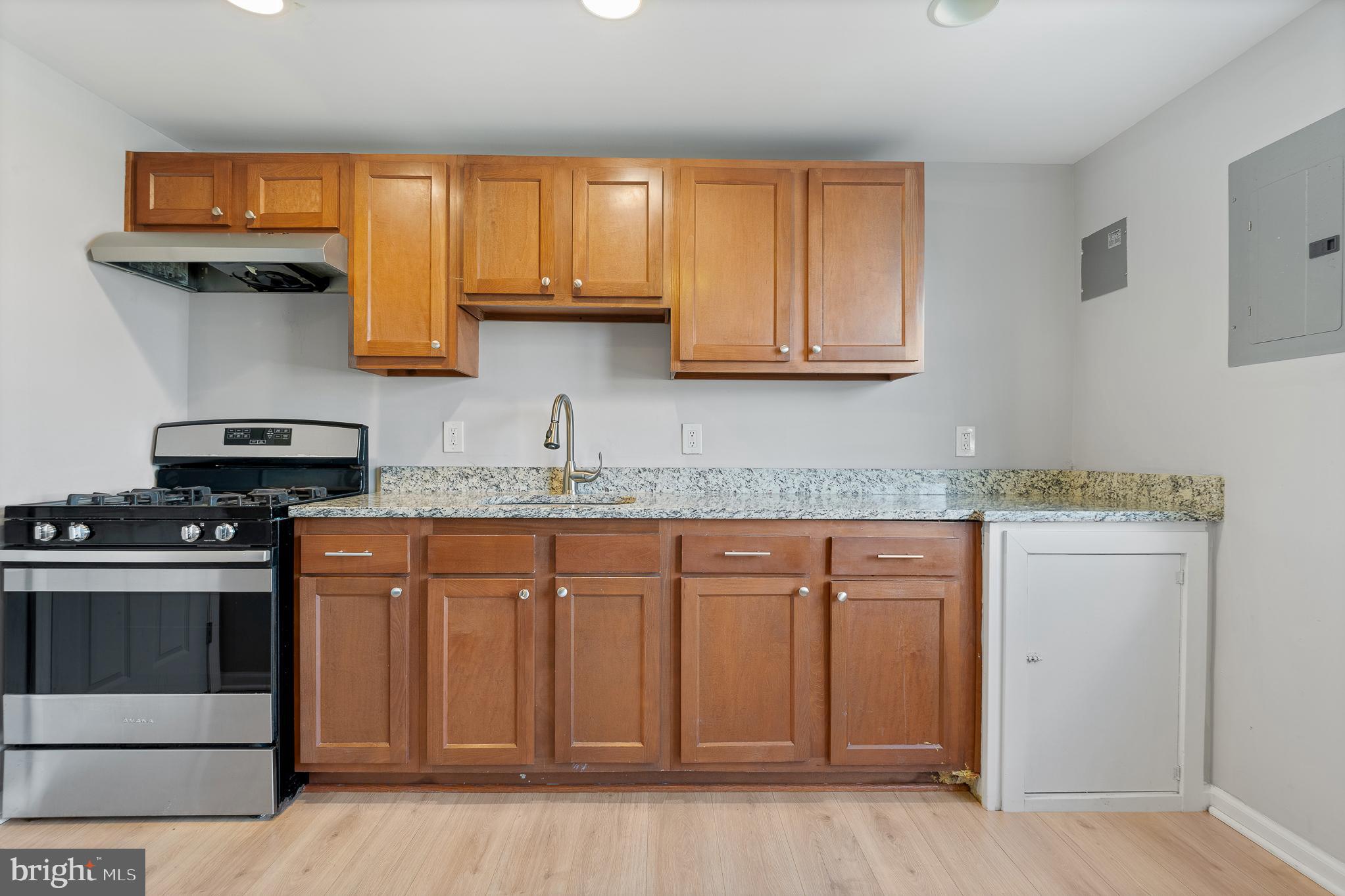801 Seckel Court Halethorpe, MD 21227 - Photo 6 of 32