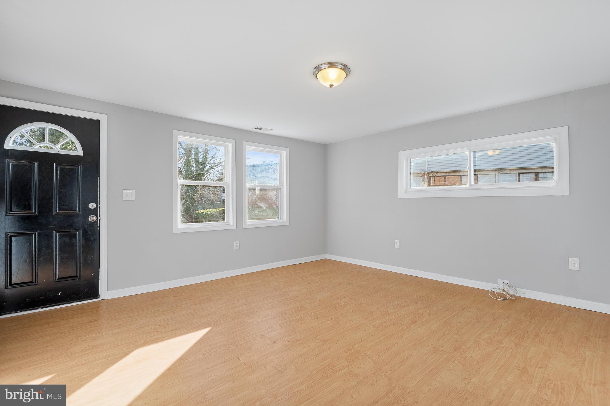 801 Seckel Court Halethorpe, MD 21227 - Photo 9 of 32