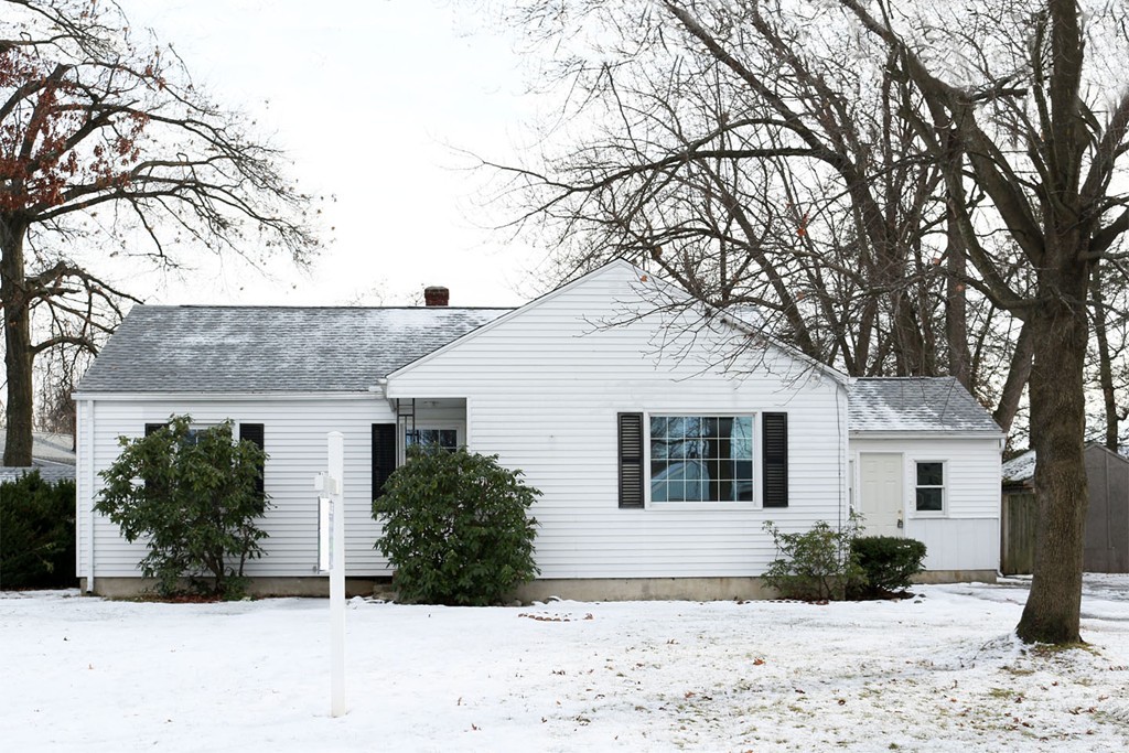 63 Joanne Road Springfield, MA 01119 - Photo 3 of 21
