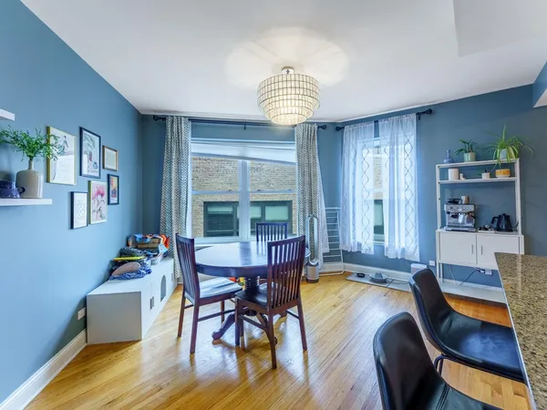 $2,250 | 2737 North Kimball Avenue, Unit 3, Chicago, IL 60647