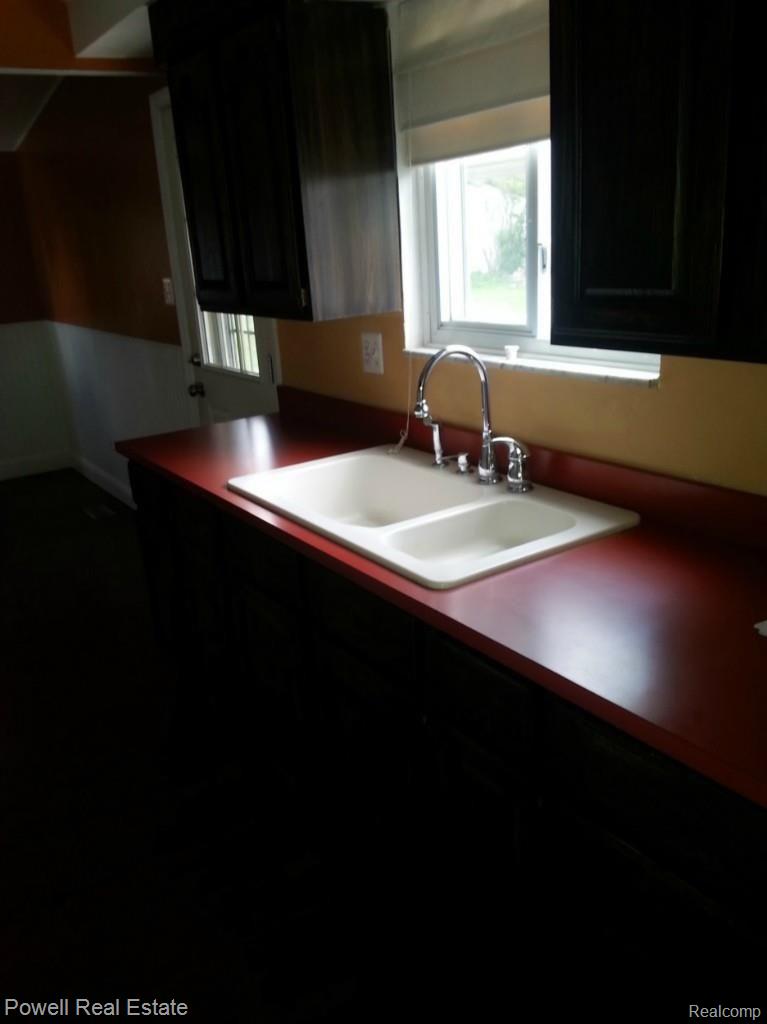 18151 Rainbow Road Fraser, MI 48026 - Photo 6 of 21 20140522_133047.jpg