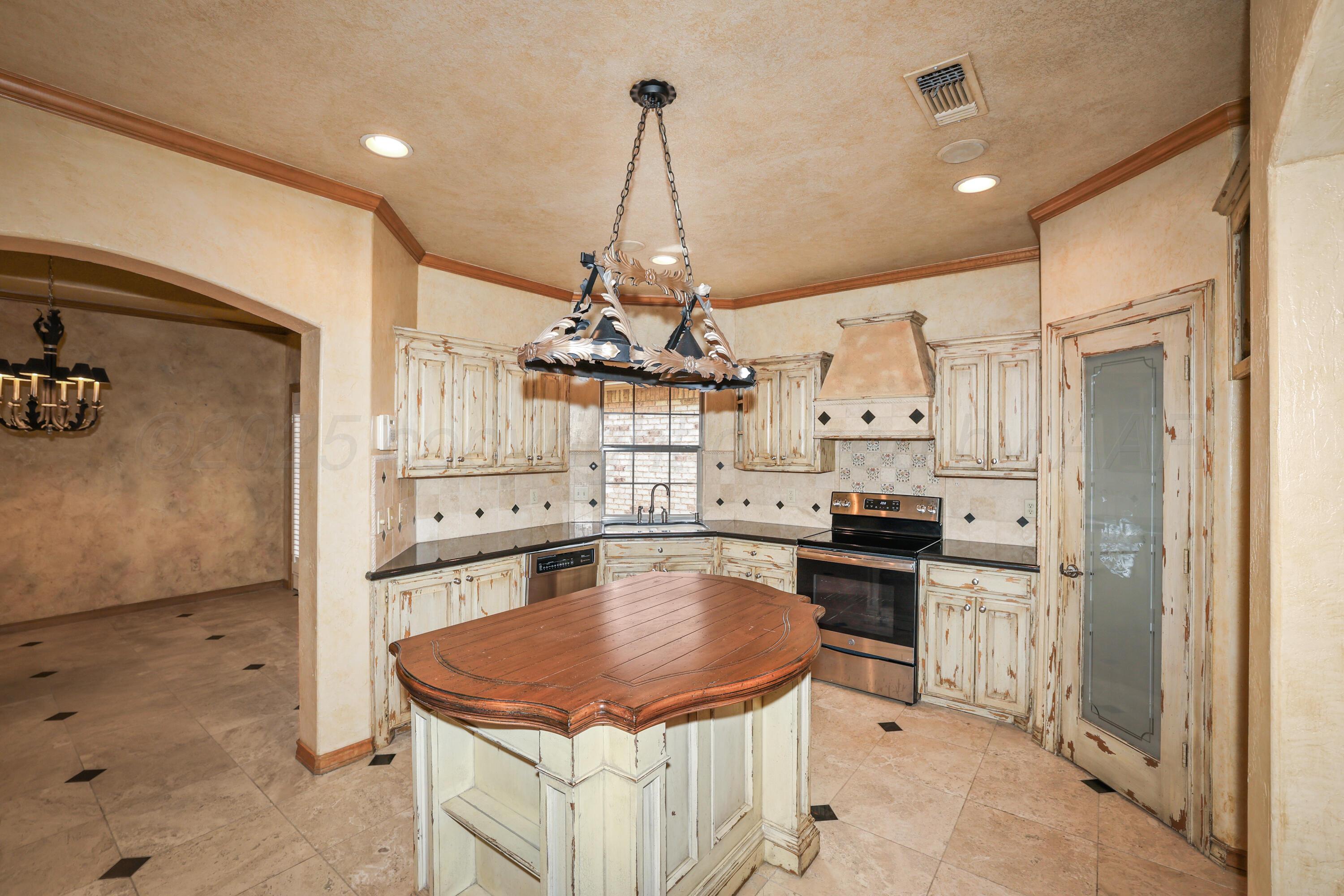 4 Monet Amarillo, TX 79121 - Photo 11 of 29 11-Kitchen