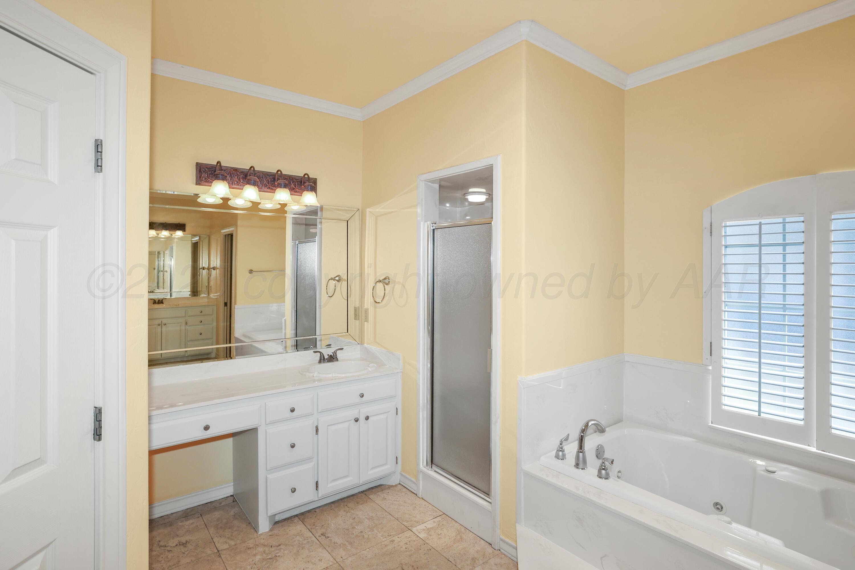 4 Monet Amarillo, TX 79121 - Photo 17 of 29 17-Primary Bath