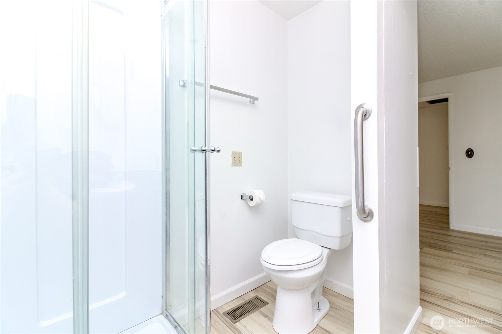 32622 39th Avenue Southwest Federal Way, WA 98023 - Photo 29 of 40 a bathroom with a toilet and a shower