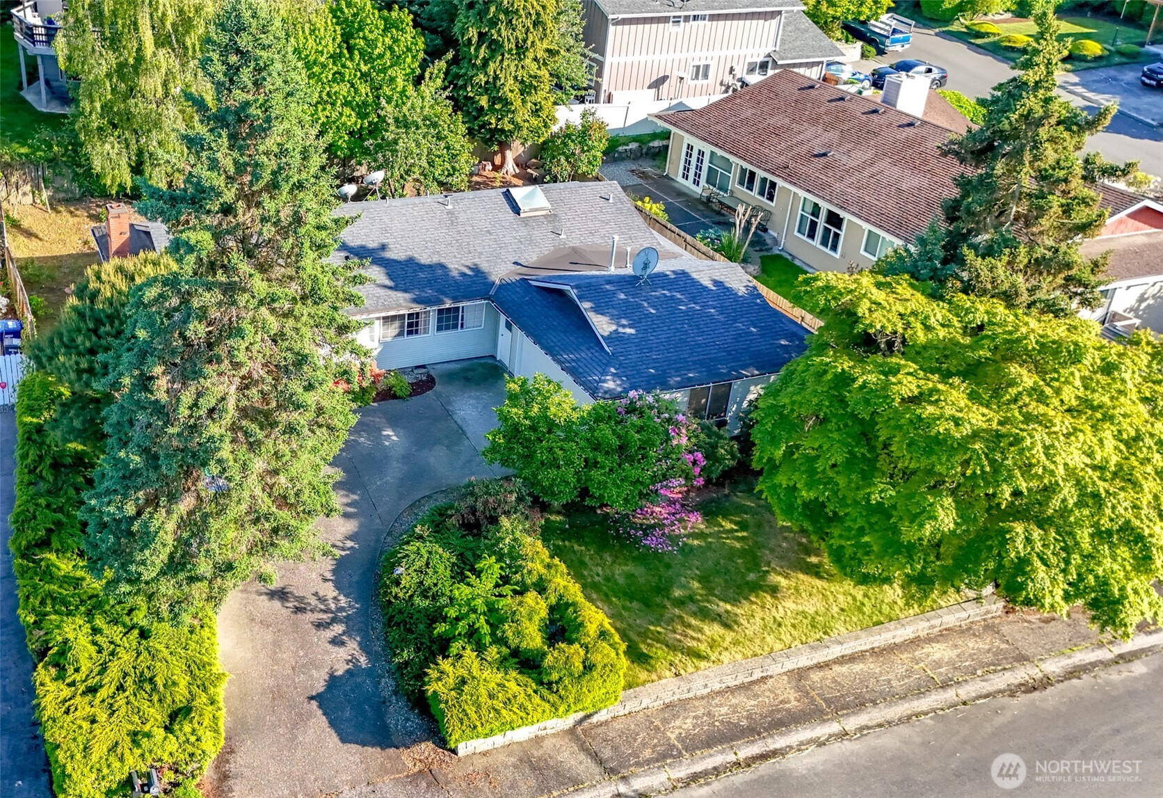 32622 39th Avenue Southwest Federal Way, WA 98023 - Photo 36 of 40 an aerial view of a house with a yard and garden