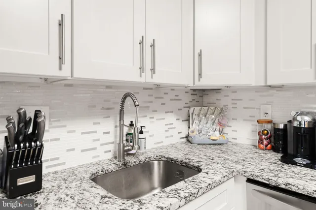 $2,500 | 9728 Kingsbridge Drive, Unit 302, Fairfax, VA 22031