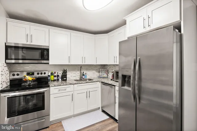 $2,500 | 9728 Kingsbridge Drive, Unit 302, Fairfax, VA 22031