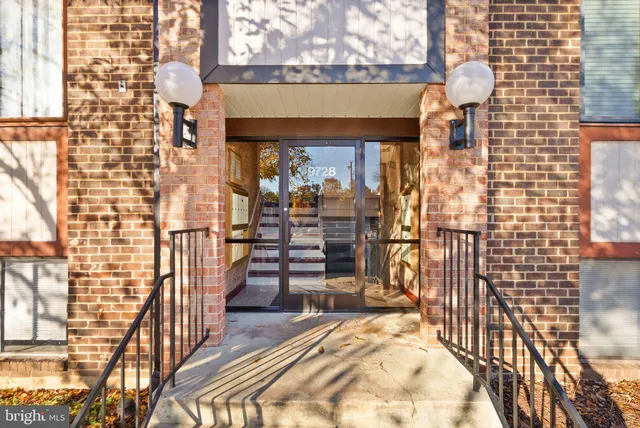 $2,500 | 9728 Kingsbridge Drive, Unit 302, Fairfax, VA 22031