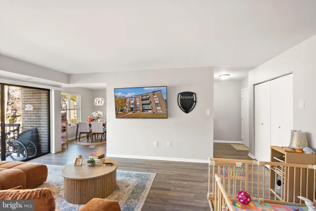 $2,500 | 9728 Kingsbridge Drive, Unit 302, Fairfax, VA 22031