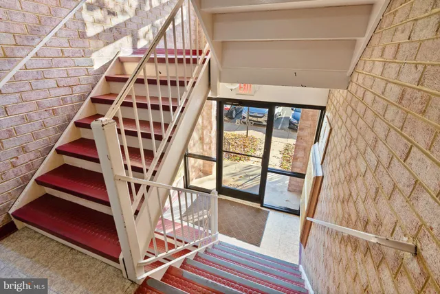 $2,500 | 9728 Kingsbridge Drive, Unit 302, Fairfax, VA 22031