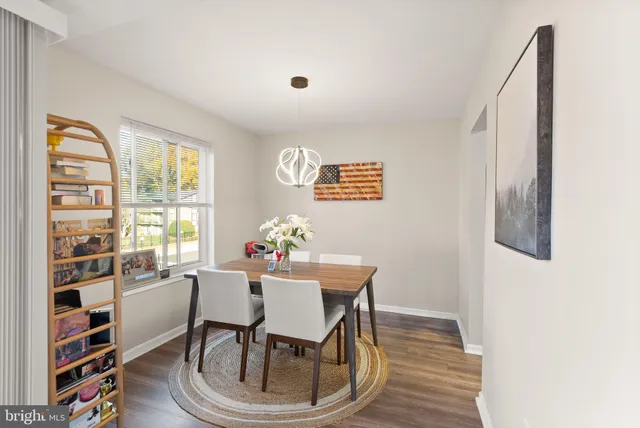 $2,500 | 9728 Kingsbridge Drive, Unit 302, Fairfax, VA 22031