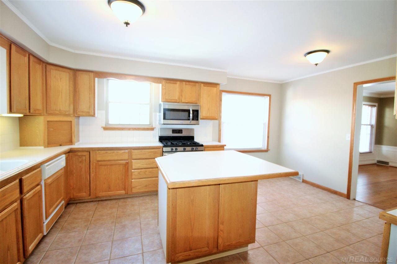 1173 Whittier Road Grosse Pointe, MI 48230 - Photo 20 of 83 50035395-19.JPG