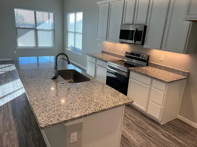 $2,250 | 2018 Kenwood Avenue, Lubbock, TX 79407