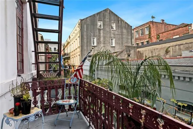 $9,660,000 | 313 Exchange Place, New Orleans, LA 70130