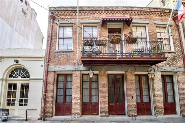 $9,177,000 | 313 Exchange Place, New Orleans, LA 70130