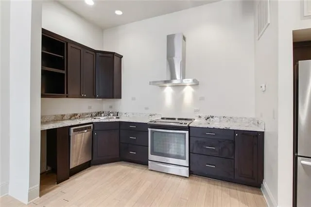 $9,660,000 | 313 Exchange Place, New Orleans, LA 70130