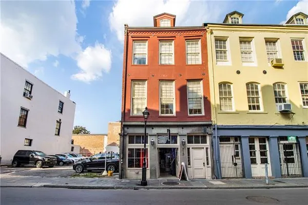 $9,177,000 | 313 Exchange Place, New Orleans, LA 70130