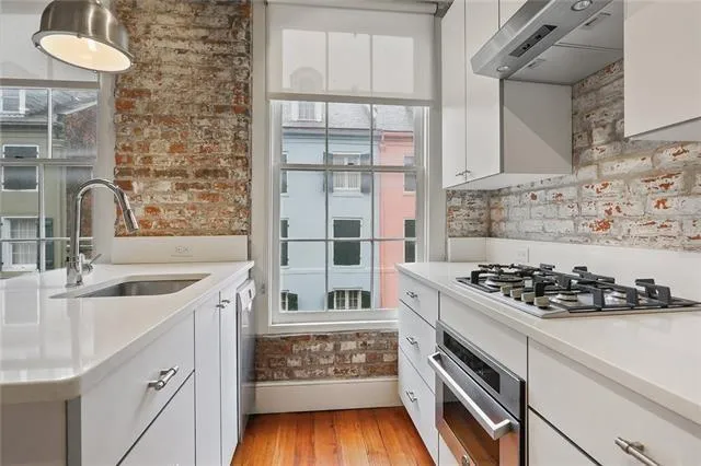 $9,660,000 | 313 Exchange Place, New Orleans, LA 70130