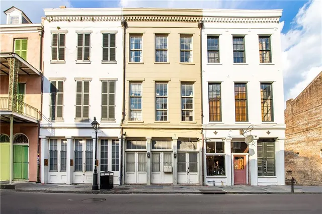 $9,660,000 | 313 Exchange Place, New Orleans, LA 70130