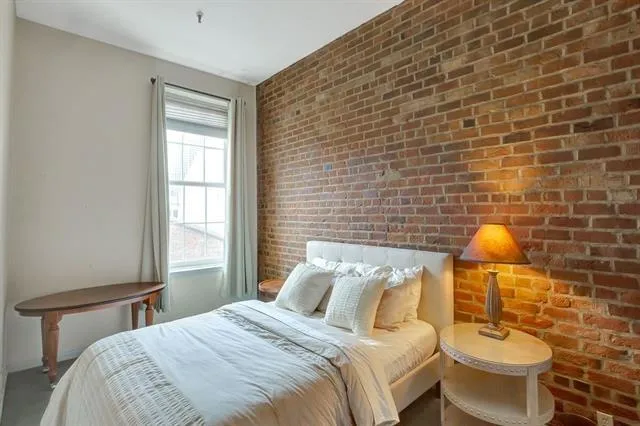 $9,660,000 | 313 Exchange Place, New Orleans, LA 70130