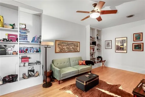 $9,177,000 | 313 Exchange Place, New Orleans, LA 70130