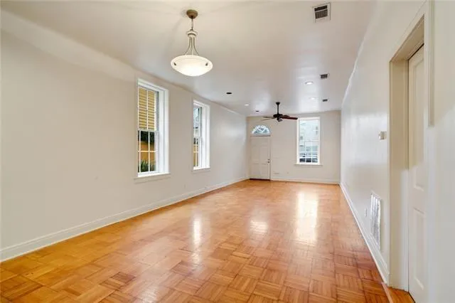 $9,660,000 | 313 Exchange Place, New Orleans, LA 70130