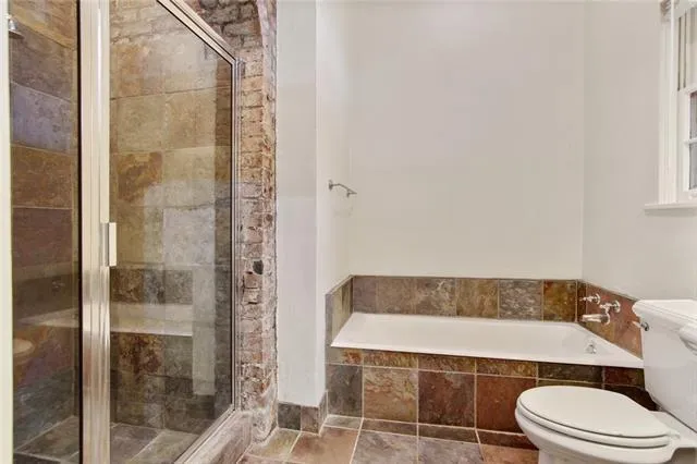 $9,660,000 | 313 Exchange Place, New Orleans, LA 70130