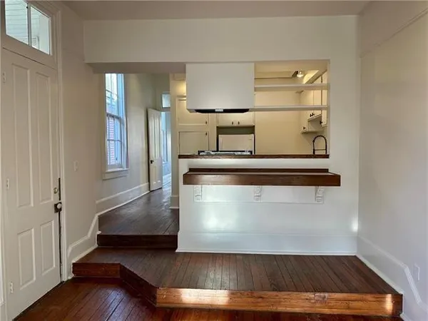 $9,177,000 | 313 Exchange Place, New Orleans, LA 70130
