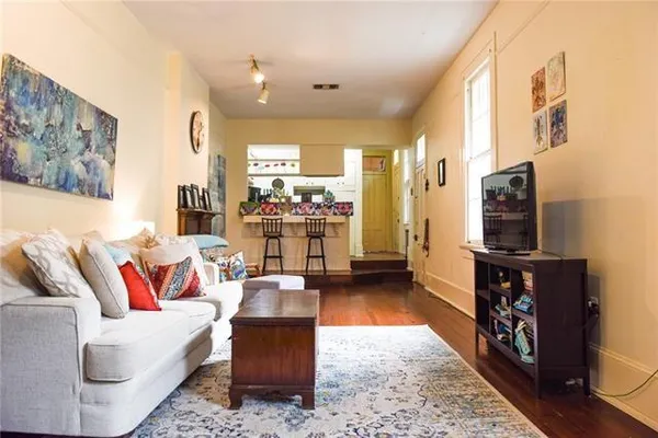 $9,177,000 | 313 Exchange Place, New Orleans, LA 70130