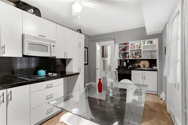 $9,177,000 | 313 Exchange Place, New Orleans, LA 70130