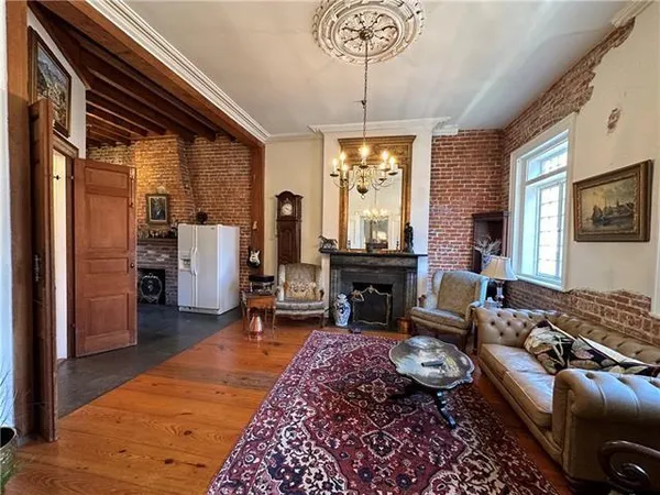 $9,177,000 | 313 Exchange Place, New Orleans, LA 70130