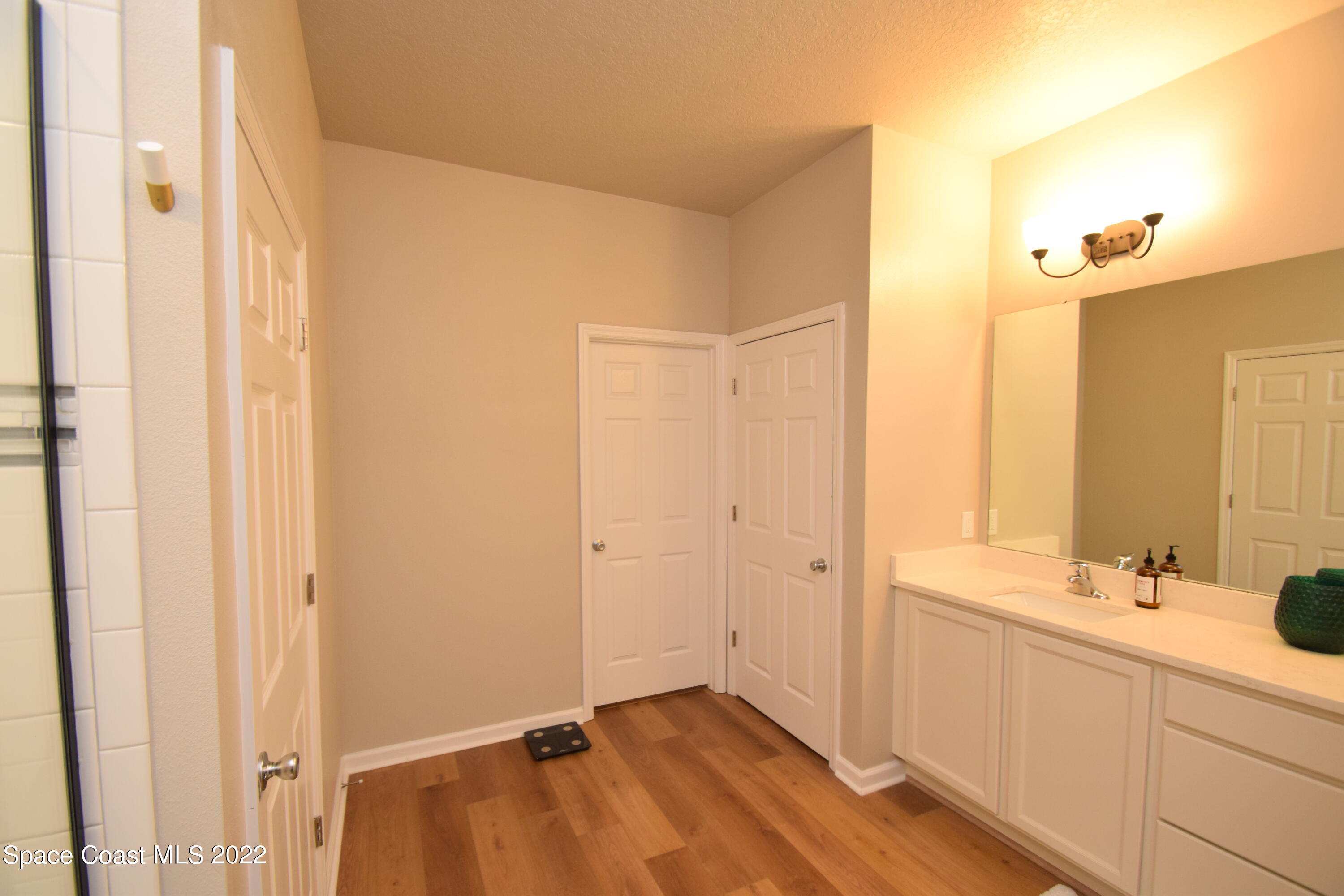 991 Castile Road Southeast Palm Bay, FL 32909 - Photo 47 of 59 Master bathroom