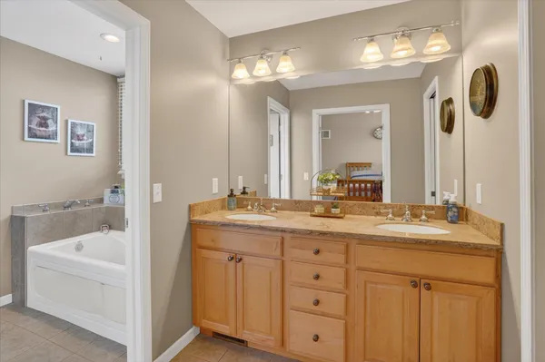 $379,900 | 3849 Thorncrest Drive, Jackson, MI 49203