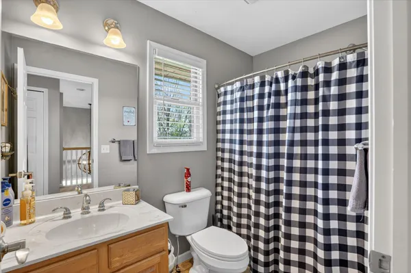 $379,900 | 3849 Thorncrest Drive, Jackson, MI 49203