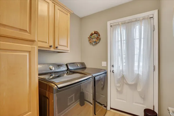 $379,900 | 3849 Thorncrest Drive, Jackson, MI 49203