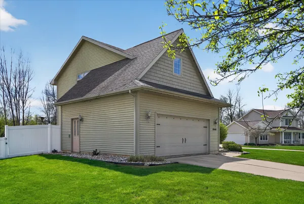 $379,900 | 3849 Thorncrest Drive, Jackson, MI 49203