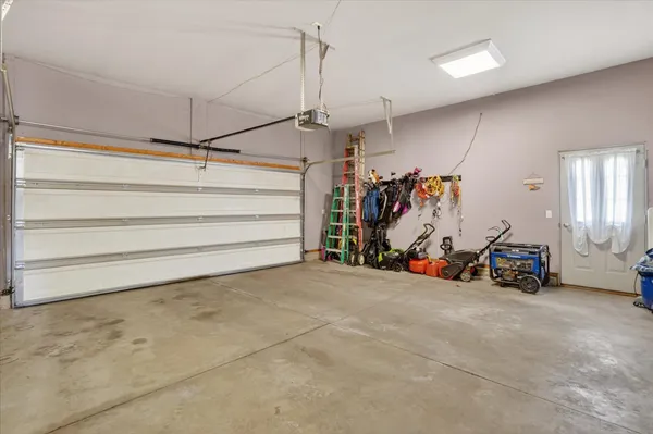$379,900 | 3849 Thorncrest Drive, Jackson, MI 49203