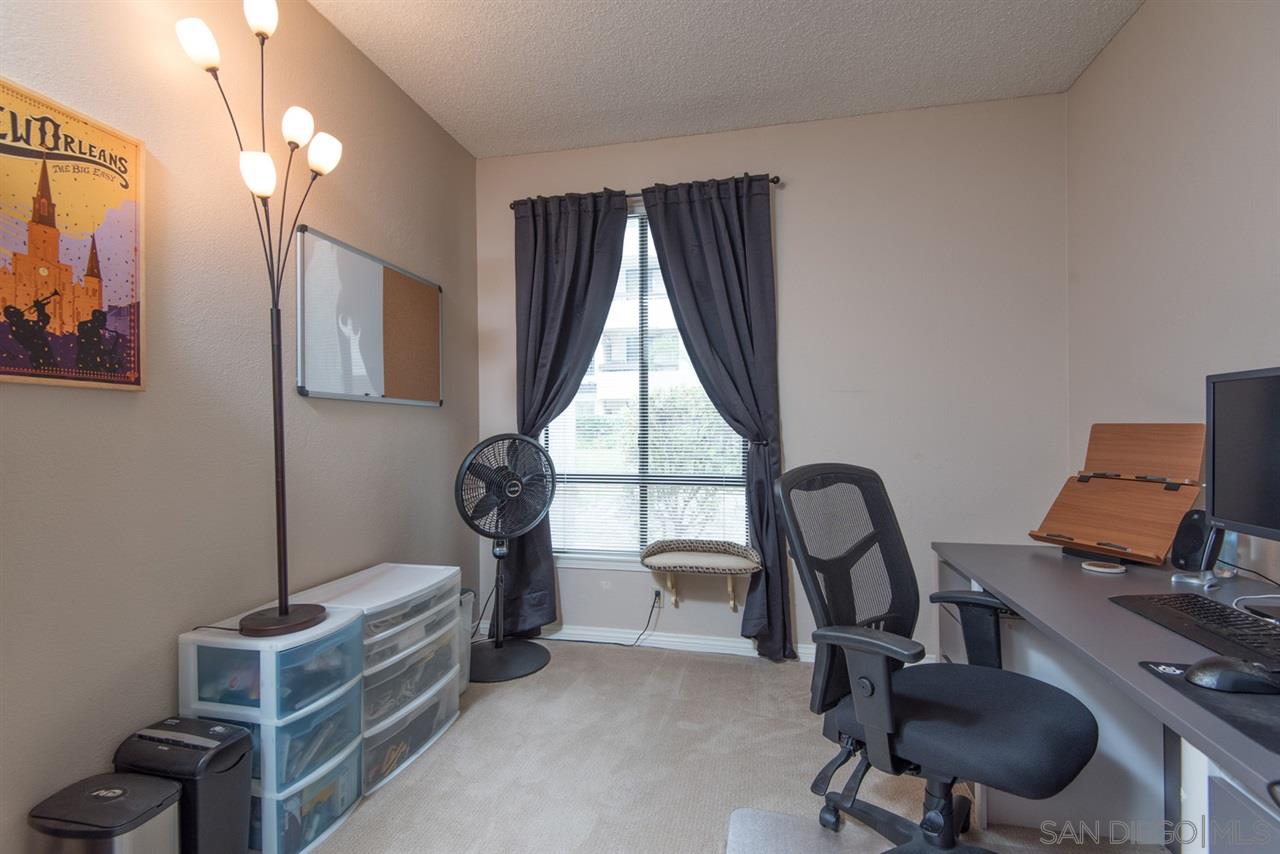 5805 Friars Road, Unit 2101 San Diego, CA 92110 - Photo 8 of 25 Second bedroom being used as an office.