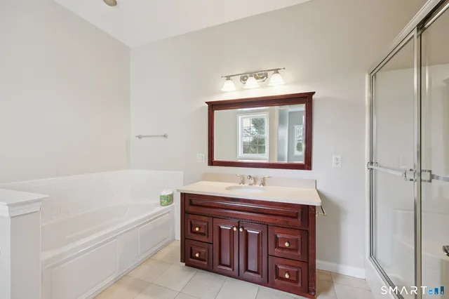 $630,000 | 9 Dogwood Court, Unit 9, Rocky Hill, CT 06067